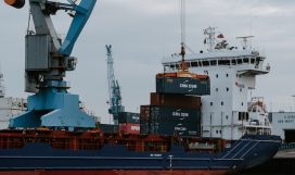 pexels-kai-pilger-1544372